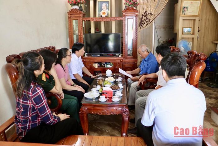 Ông Chu Sỹ Liên chia sẻ về các tác phẩm mới sáng tác.