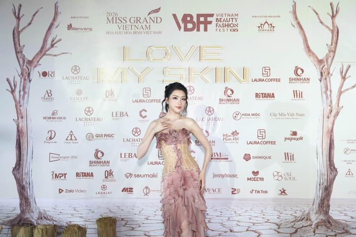 Phương Oanh hiện hoạt động với vai trò hoa hậu, người mẫu. (Ảnh: FBNV)
