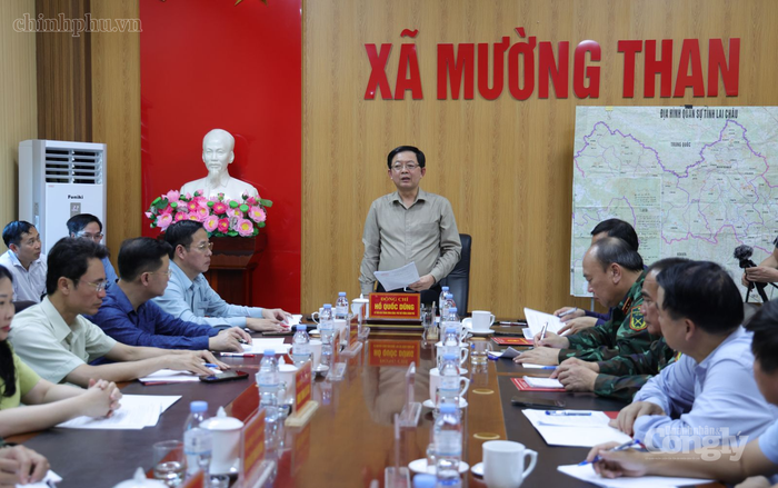 Phó Thủ tướng Hồ Quốc Dũng làm việc với lãnh đạo tỉnh Lai Châu về công tác khắc phục hậu quả mưa lũ. Ảnh: VGP/Gia Huy