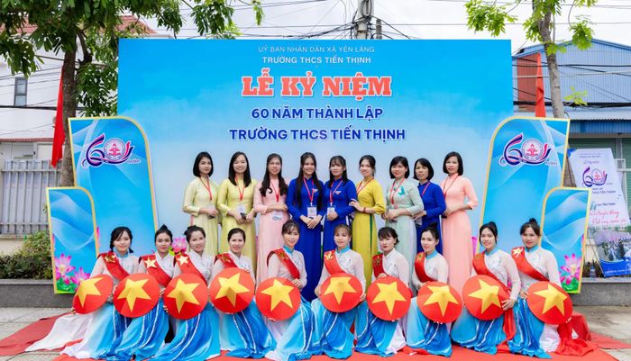  Sau 60 năm xây dựng và phát triển, Trường THCS Tiến Thịnh đã trở thành niềm tự hào không chỉ của những thế hệ học sinh mà còn của bao người con sinh ra trên quê hương Yên Lãng. 
