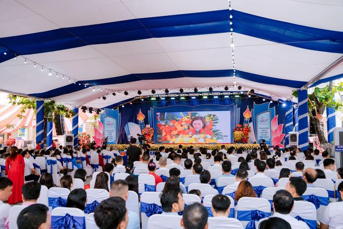  Chất lượng giáo dục của Trường THCS Tiến Thịnh ngày càng được khẳng định qua những kết quả ấn tượng. Riêng năm học vừa qua, học sinh nhà trường giành 12 giải học sinh giỏi lớp 9 cấp xã, 24 giải Olympic lớp 6, 7, 8 và 17 giải thể thao cấp xã cùng nhiều huy chương cấp thành phố. 