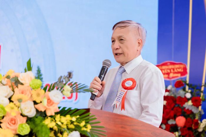  NGƯT - PGS, TS. Trần Đình Kiên - Nguyên Hiệu trưởng Trường ĐH Mỏ - Địa Chất (Cựu học sinh khóa 1) chia sẻ những cảm xúc hân hoan khi được trở về mái trường xưa 