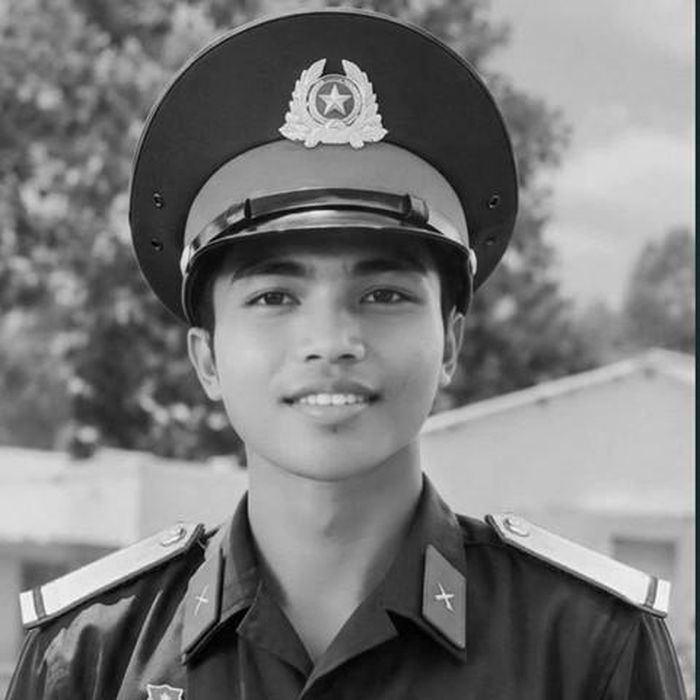 Hạ sĩ Kpă Thiệp được truy thăng quân hàm lên thượng sĩ.
