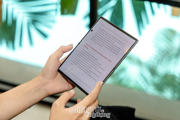Điểm nhấn đặc biệt ở phiên bản này chính là tỷ lệ màn hình hiển thị hoàn toàn mới lạ