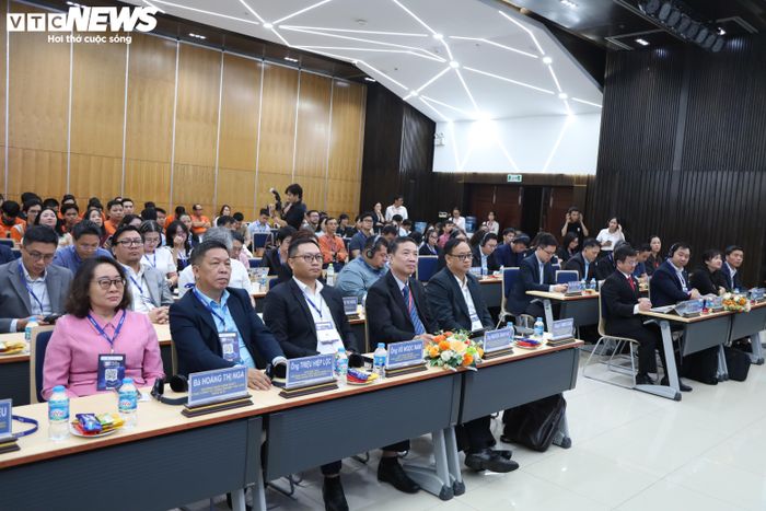 Diễn đàn thu hút hàng trăm chuyên gia đến trong và ngoài nước. (Ảnh: Ngọc Duy)