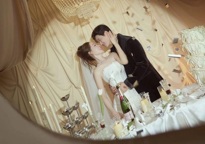Với Thùy Anh, nữ diễn viên luôn cảm thấy bình yên khi ở cạnh bạn đời. Ngoài công việc tại Nhà hát Kịch Hà Nội và việc kinh doanh riêng, cô gần như không phải bận tâm chuyện gia đình vì Ngọc Quỳnh luôn chủ động quán xuyến mọi việc. Chính sự chu đáo và trách nhiệm của nam diễn viên khiến cô thêm tin tưởng vào chặng đường sắp tới.