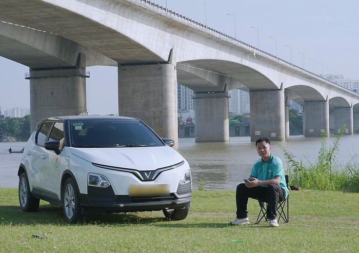 Ninh quyết định vay ngân hàng mua ôtô ở tuổi 23. (Ảnh: NVCC)