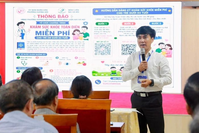 UBND phường Dương Nội tổ chức tập huấn triển khai Bộ tiêu chí cho cán bộ cơ sở. Ảnh Thu Oanh