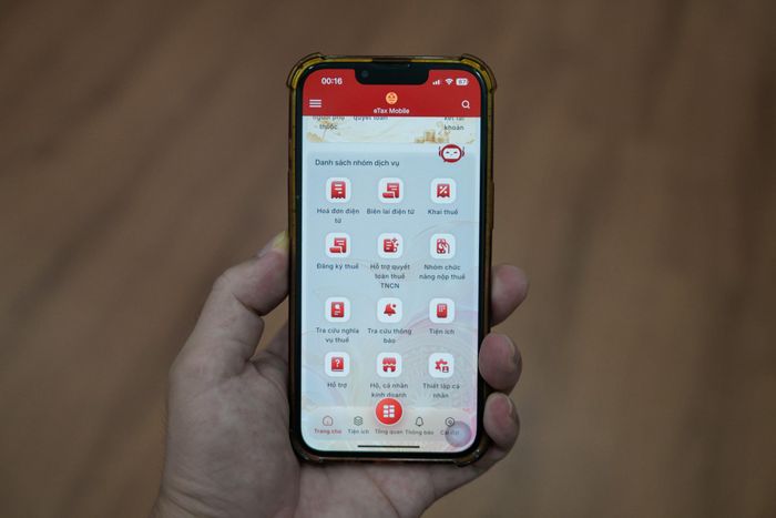 Xu hướng chuyển đổi số của ngành Thuế, giúp người lao động chủ động tra cứu mã số thuế và nghĩa vụ thuế cá nhân mọi lúc mọi nơi. Ảnh minh họa: Khánh Huy