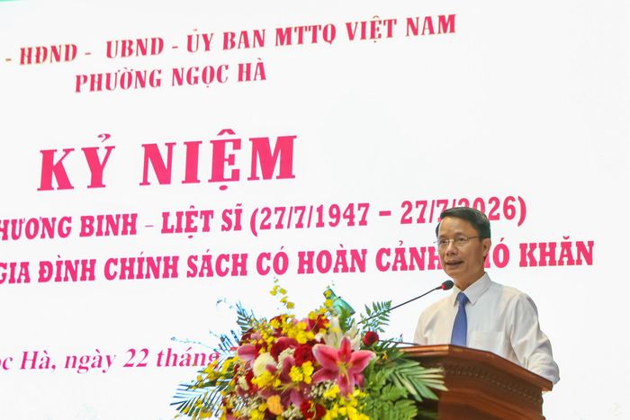 Phó Chủ tịch UBND phường Ngọc Hà Nguyễn Văn Hưng phát biểu tại buổi lễ. Ảnh: Duy Khánh