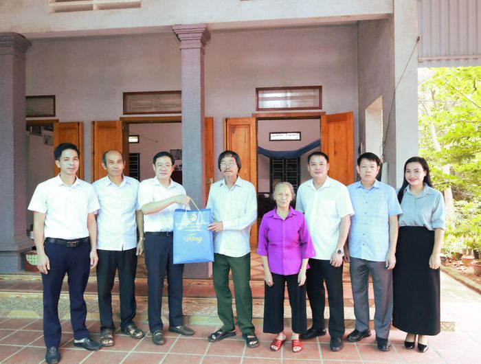 Xã Suối Hai tri ân người có công nhân Ngày Thương binh - Liệt sĩ.