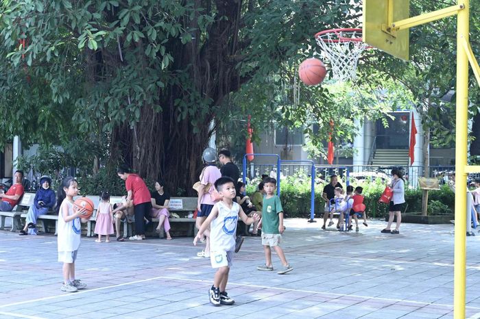 Một trong những giải pháp "kéo" trẻ khỏi sa đà ở môi trường số là thể thao, hoạt động ngoại khóa... Ảnh: Mai Khôi