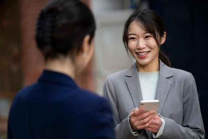 Không chỉ giỏi lắng nghe, Song Ngư còn có khả năng xoa dịu cảm xúc, mang đến sự bình yên cho những người đang gặp áp lực hay tổn thương. Ảnh minh họa