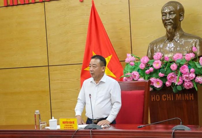 Phó Chủ tịch UBND tỉnh Nghệ An Nguyễn Văn Đệ kết luận buổi làm việc về tiến độ các dự án tái định cư. Ảnh: P. Thúy.
