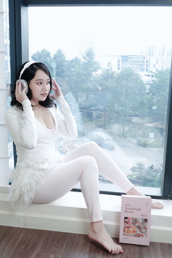 Hành trình thay đổi ngoại hình của Trúc Anh từng nhận được sự quan tâm lớn từ công chúng. Tháng 2/2025, nữ diễn viên tiết lộ cân nặng từng chạm ngưỡng gần 85 kg sau một thời gian dài gặp vấn đề về sức khỏe và sinh hoạt. Cô quyết tâm bắt đầu hành trình giảm cân bằng việc điều chỉnh chế độ ăn uống kết hợp tập luyện đều đặn.