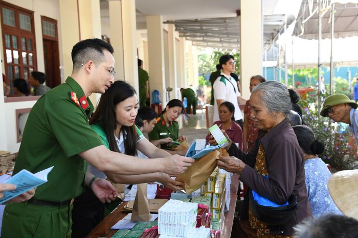 Chương trình đã cung cấp những thông tin, kỹ năng nhận diện các loại ma túy mới, phương thức, thủ đoạn của tội phạm ma túy và cách phòng tránh cho người dân.