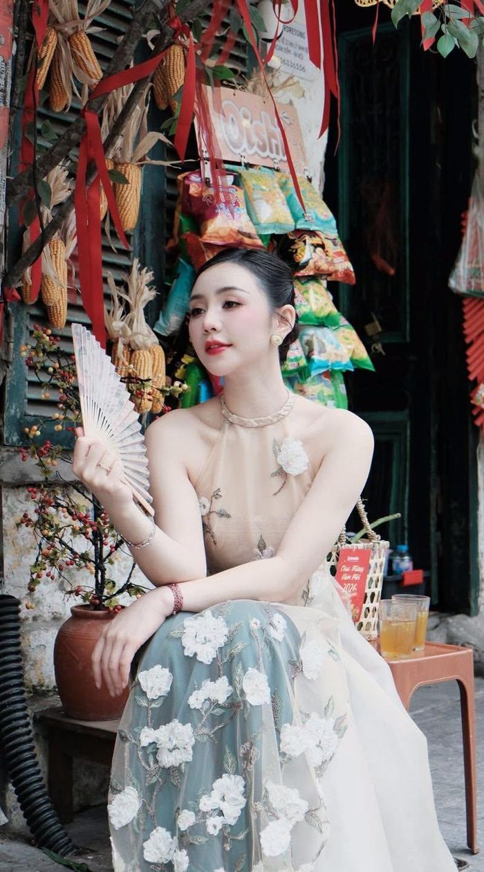 Quỳnh Kool gây chú ý với hình ảnh gợi nhớ ký ức xưa, kèm theo đó là dòng trạng thái trải nghiệm về hành trình trưởng thành theo thời gian.