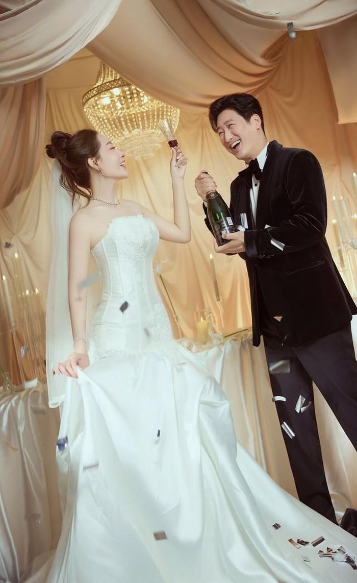 Mối quan hệ của Ngọc Quỳnh và Thùy Anh nhận được nhiều sự quan tâm bởi cả hai đều từng trải qua những biến cố trong hôn nhân. Nam nghệ sĩ là cha của ba người con, còn Thùy Anh có một con trai riêng.