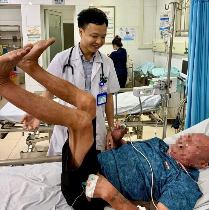 Bệnh nhân phục hồi vận động tốt sau 1 giờ điều trị tại Bệnh viện Bãi Cháy. Ảnh: BVCC