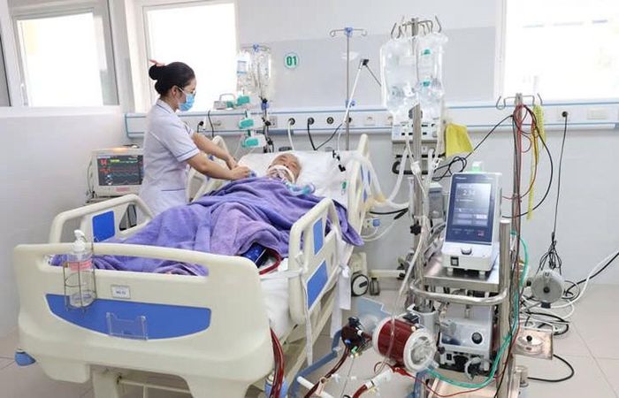 Người bệnh được chăm sóc và điều trị tích cực. Ảnh: BVCC