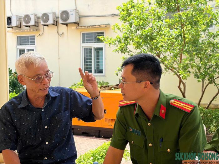 Ông Hồ Xuân Trường (75 tuổi) đạp xe gần 800km từ Kon Tum về Nghệ An để lấy mẫu ADN với hy vọng tìm lại hai người anh là liệt sĩ sau hơn nửa thế kỷ.