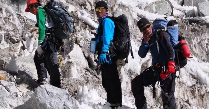 Người Sherpa leo núi trông có vẻ rất dễ dàng, nhưng họ không bao giờ leo lên núi Khumbila. Ảnh: High Adventure Expeditions.