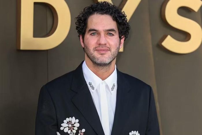 Benjamin Safdie là người đằng sau bộ giáp của Agamemnon trong The Odyssey.