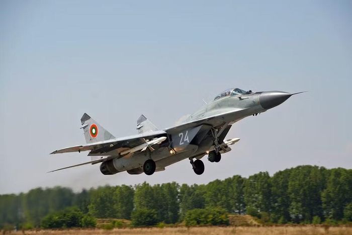 Hiện tại chỉ có 2 quốc gia thành viên Liên minh quân sự NATO đang vận hành các máy bay chiến đấu MiG-29 do Liên Xô chế tạo, đó chính là Ba Lan và Bulgaria.