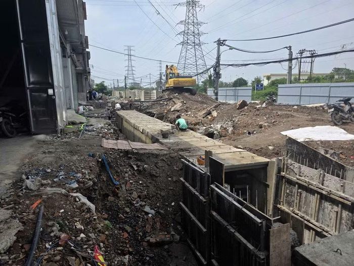 Đã gần 10 năm tuyến đường vẫn cứ như công trường chưa biết thời điểm nào hoàn thành, câu hỏi này cần có thông tin rõ ràng tới người dân và dư luận