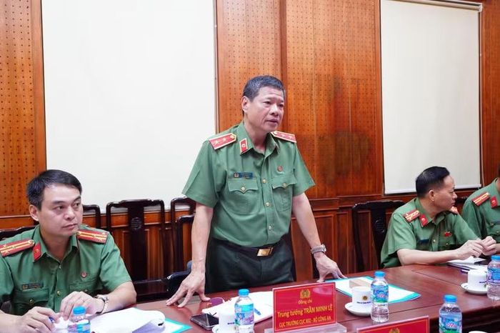 Trung tướng Trần Minh Lệ, Cục trưởng Cục Đào tạo, Bộ Công an phát biểu tại buổi làm việc.