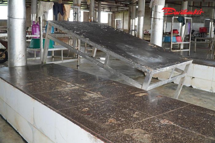 Cơ sở vật chất tại lò mổ hết sức đơn sơ. Ảnh: HN.