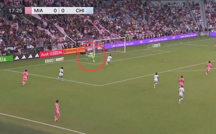 Thủ môn của Inter Miami mắc sai lầm dù đối thủ không tạo áp lực đủ lớn.