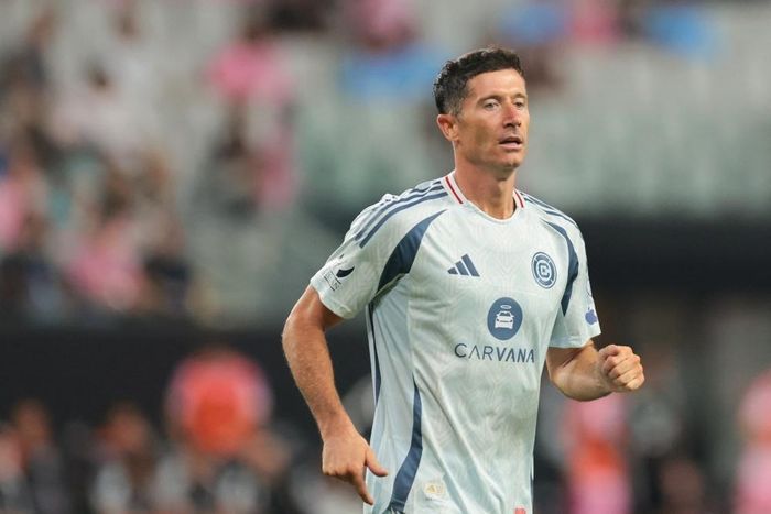 Robert Lewandowski không ghi bàn và cùng Chicago Fire nhận thất bại sát nút.