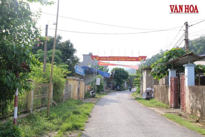 Con đường vào thôn Nà Pái (nay là thôn Vi Hương), nơi Mẹ Việt Nam Anh hùng Ngô Thị Nhường đã gắn bó cả đời người