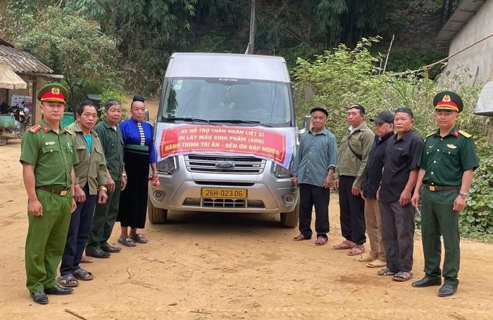 Để công tác thu nhận mẫu ADN được triển khai đồng bộ, hiệu quả, Công an xã Nậm Lầu đã chủ động tham mưu UBND xã xây dựng kế hoạch triển khai; đồng thời phối hợp với Ban Chỉ huy Quân sự xã, Trạm Y tế, các ban, ngành, đoàn thể và các bản tiến hành rà soát, cập nhật đầy đủ danh sách thân nhân liệt sĩ thuộc diện thu nhận mẫu