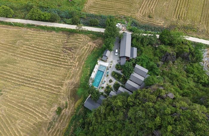 Nhiều khu vực đất nông nghiệp, đất chân núi trong vùng lõi Tràng An bỗng dưng hóa thành những Bungalow, những Resort hay Eco Lodge sang trọng