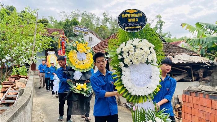 Chính quyền xã Đại Đồng đã phối hợp với gia đình, dòng họ long trọng tổ chức Lễ đón nhận và an táng hài cốt liệt sĩ Nguyễn Hữu Thi tại Nghĩa trang Liệt sĩ Thanh Phong