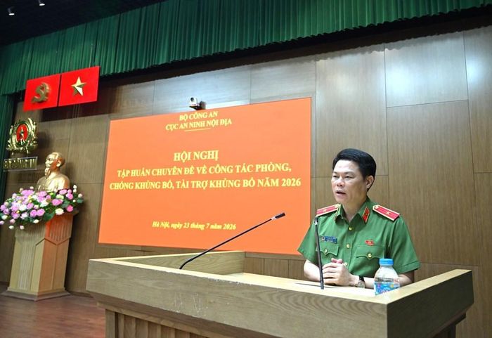 Thiếu tướng Nguyễn Hữu Mạnh phát biểu tại Hội nghị