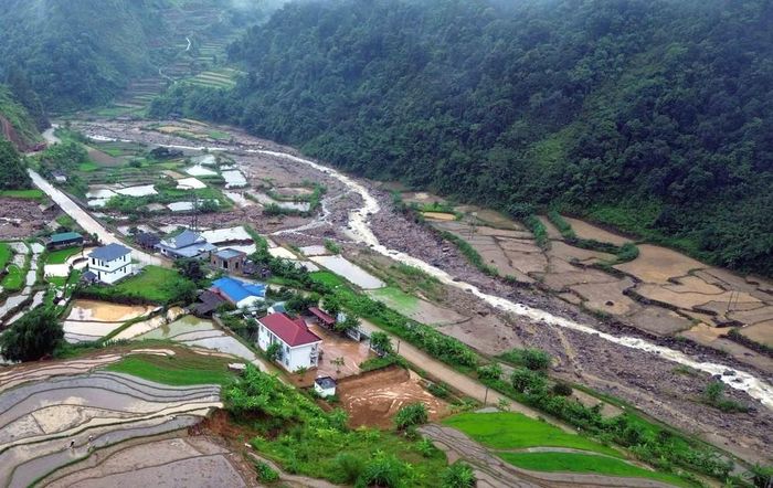 Do địa hình phức tạp, chia cắt, xã Mường La là một trong những địa phương của tỉnh Sơn La chịu ảnh hưởng, thiệt hại nặng nề khi thiên tai, mưa lũ xảy ra. Ảnh: Quang Quyết - TTXVN