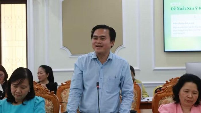 Các đại biểu phát biểu tại cuộc họp.