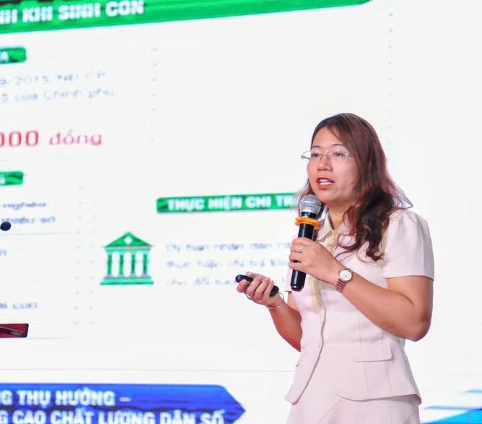 Tiến sĩ Nguyễn Thị Thu, Phó Trưởng phòng Quy mô Dân số và Kế hoạch hóa Gia đình, Cục Dân số chia sẻ tại hội thảo.