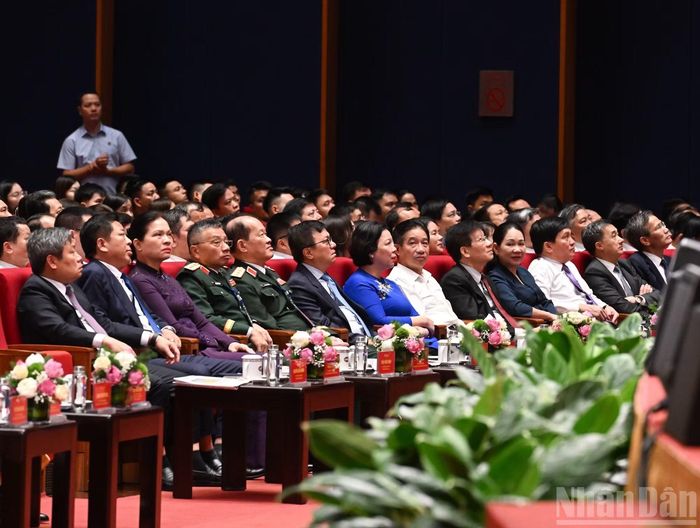 Đại diện Lãnh đạo các ban, bộ, ngành, cơ quan Trung ương, Mặt trận Tổ quốc… dự hội nghị.