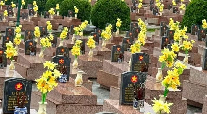 Rất nhiều phần mộ liệt sĩ trong Nghĩa trang liệt sĩ Độc Lập đều chưa xác định danh tính.