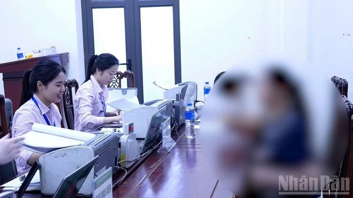 Giải ngân tín dụng đối với người nghiện ma túy tại phòng giao dịch Văn Yên.