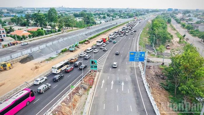 Dự án thành phần 1 cao tốc Biên Hòa-Vũng Tàu đã thông xe từ ngày 18/5, hiện thi công đạt gần 95% so hợp đồng.