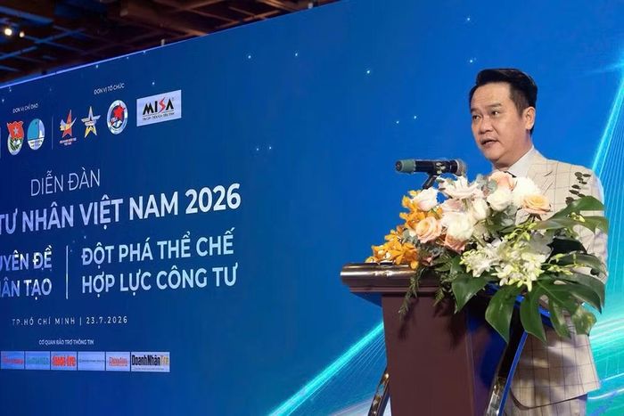 Chủ tịch Hội Doanh nhân trẻ Việt Nam Đặng Hồng Anh phát biểu ý kiến tại chương trình. (Ảnh: Trung ương Hội Doanh nhân trẻ Việt Nam cung cấp)