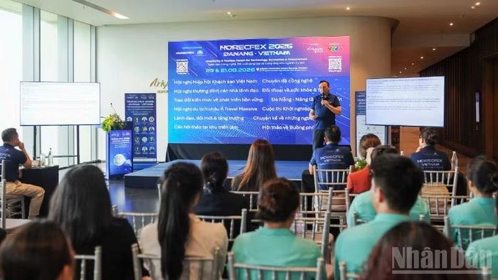 Quang cảnh buổi họp báo.