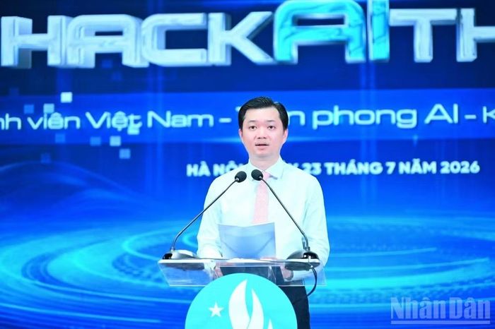Đồng chí Nguyễn Minh Triết phát biểu ý kiến tại buổi lễ.