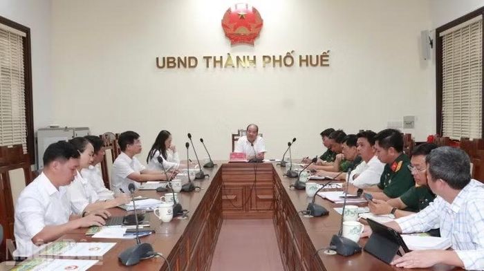 Tại phiên họp, lãnh đạo thành phố Huế yêu cầu hoàn thành công tác lấy mẫu hài cốt liệt sĩ trên địa bàn trong tháng 8/2026.
