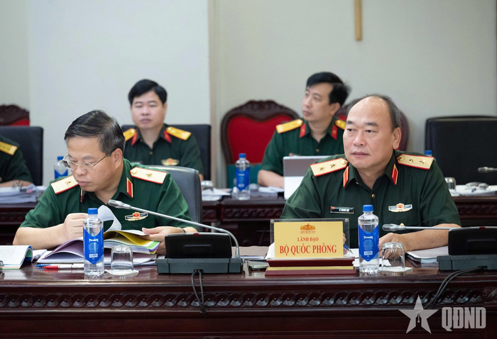 Trung tướng Lê Quang Đạo, Phó tổng Tham mưu trưởng tham dự phiên họp. Ảnh: KHẮC PHỤC 